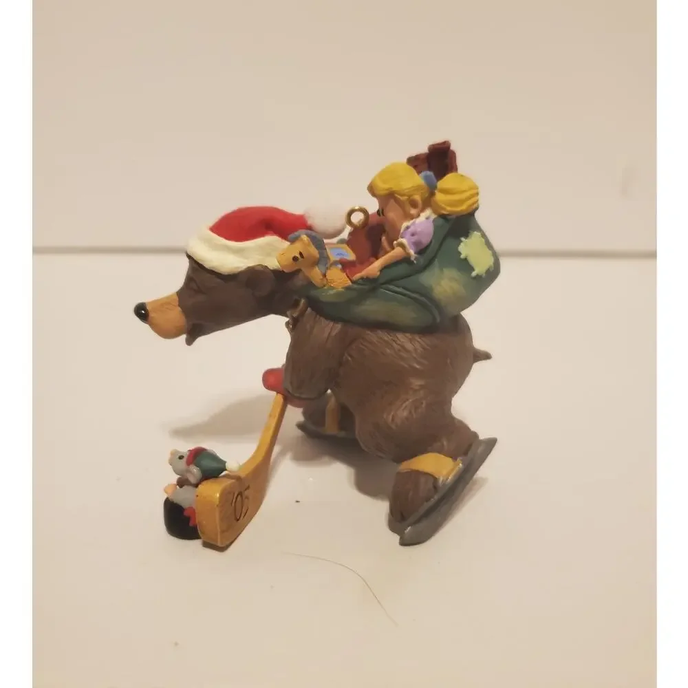 HALLMARK HOCKEY THRILLS NICK AND CHRISTOPHER ORNAMENT 2005